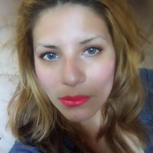 Meet your Posher, Mariela